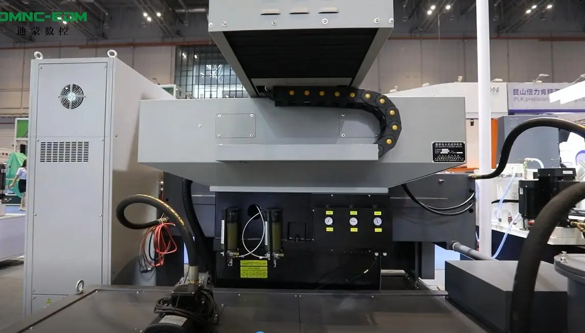 EDM машина высокого качества CNC Sinker высокая точность