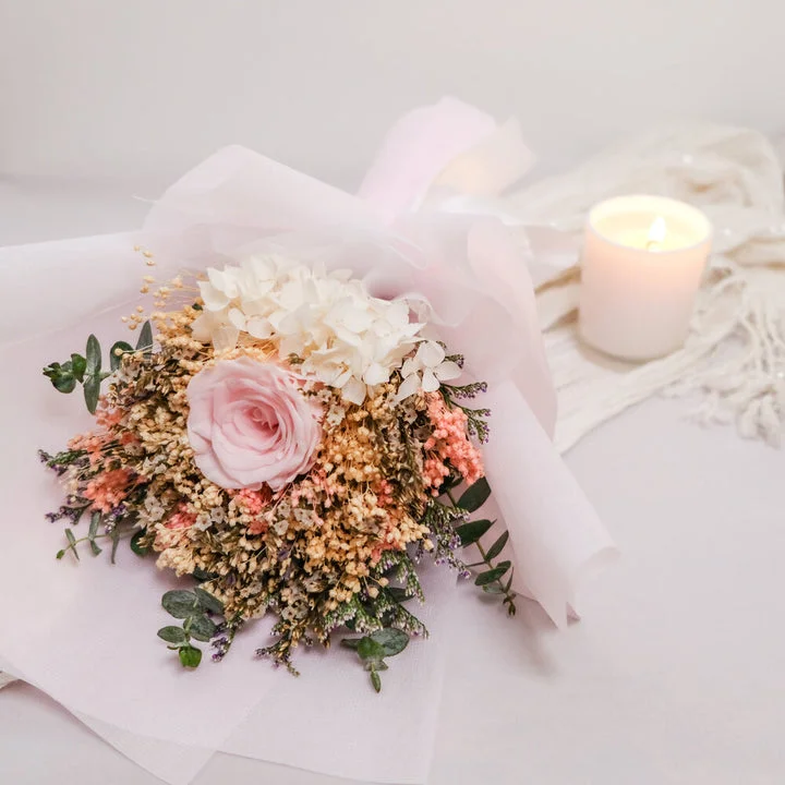 Sumflora factory wholesale  beautiful real dried flowers  bouquet with wedding gift