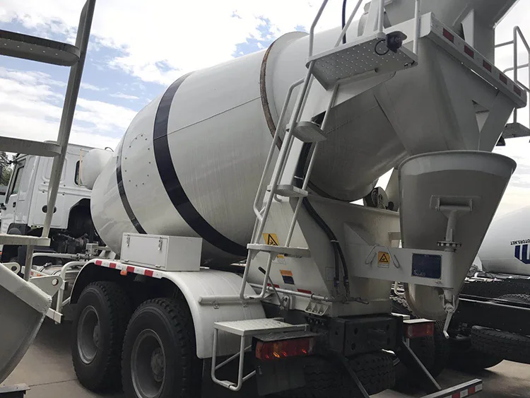 Sinotruk heavy duty truck high capacity used concrete mixer with