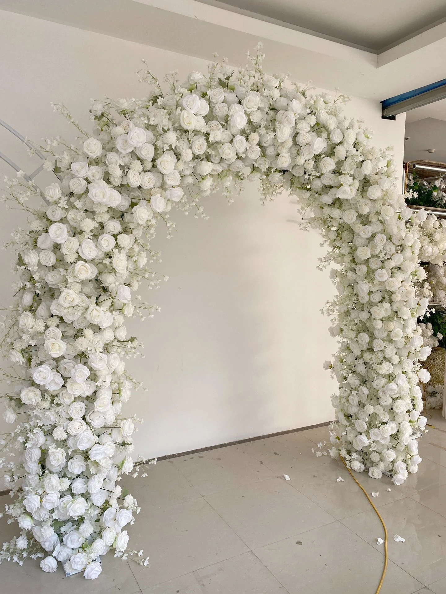 Photography Props Silk Flower White Hydrangea Artificial Rose Flower Wedding Garden Entrance Arch Designs Outdoor for Ceremony