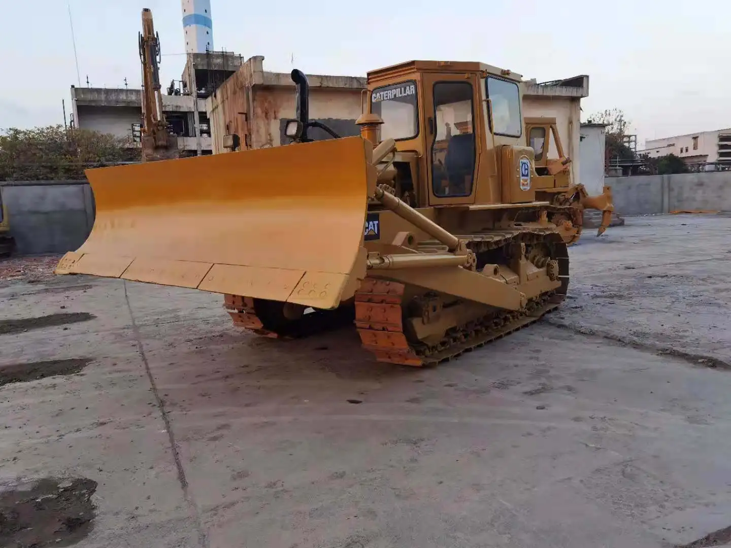 Б/у бульдозер D6D очень хорошее состояние D6 D7 для продажи гусеничный