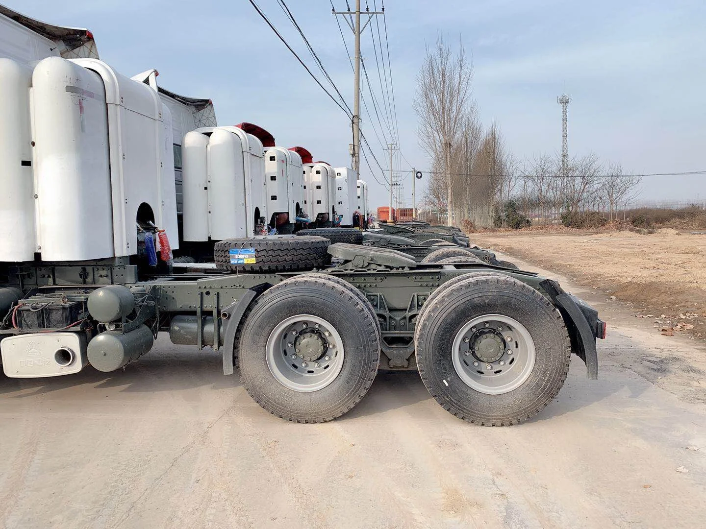 Буксировка с прицепом Sinotruk A7 международные тягачи Cng Shacman Nueva sitrak sinotruck