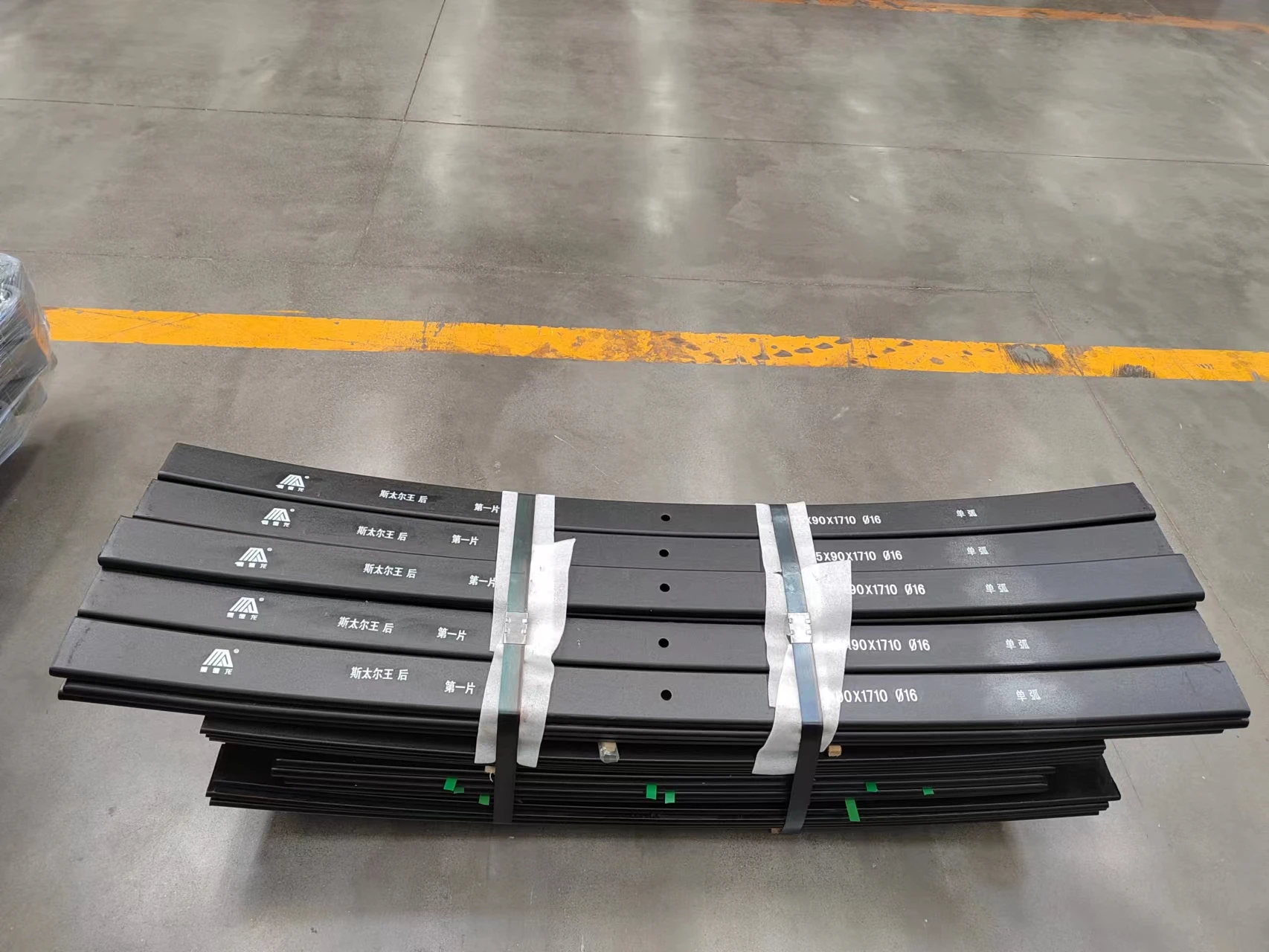 High Quality 8*60*1300MM leaf spring 0423 Japan Nissan truck leaf spring