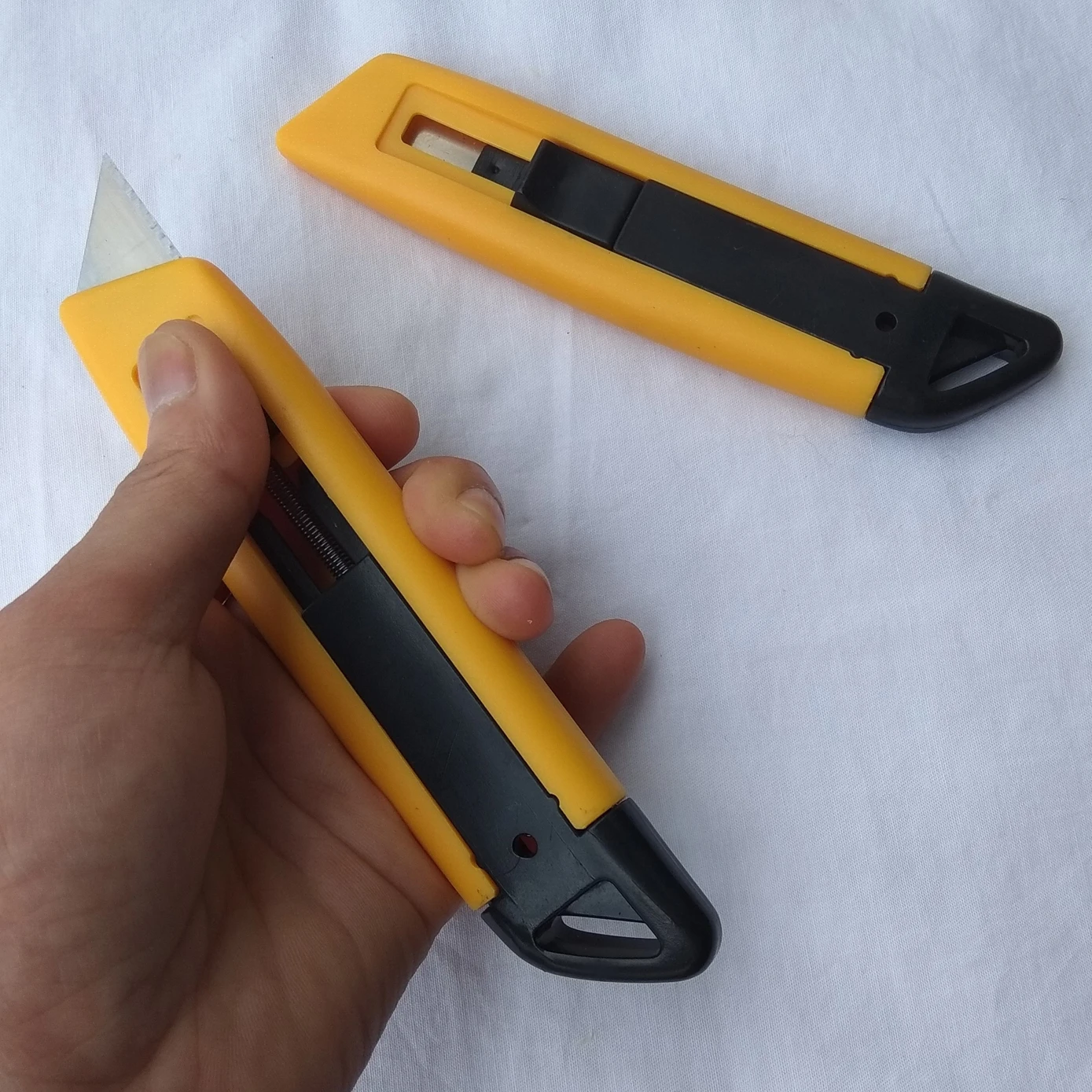 
Left handed safety knives automatic cutter portable utility knife 
