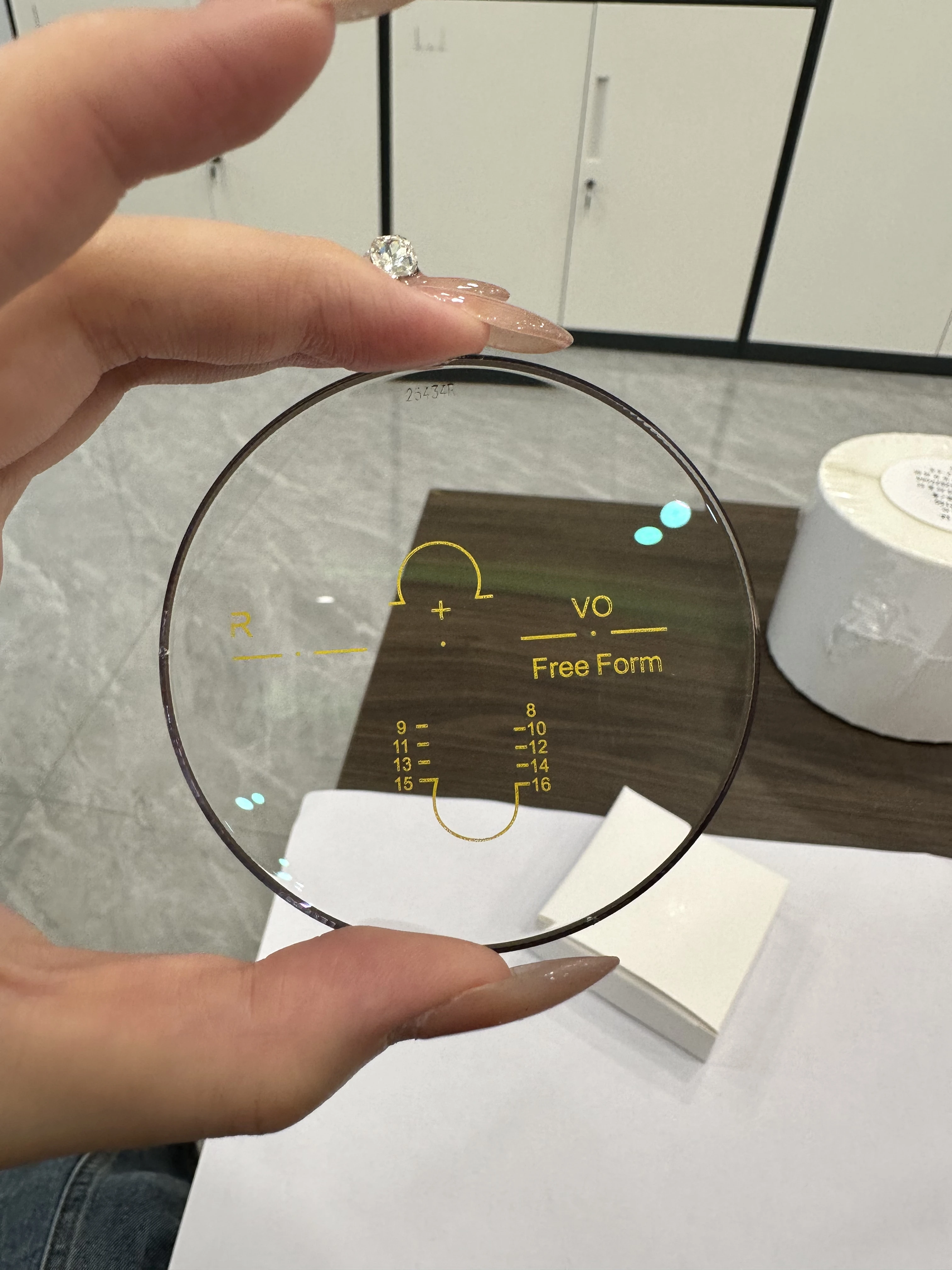 Hot Sale Radiation Protection 1.56 Index Progressive Optical Lens Photo Grey and Brown Blue Cut Lenses