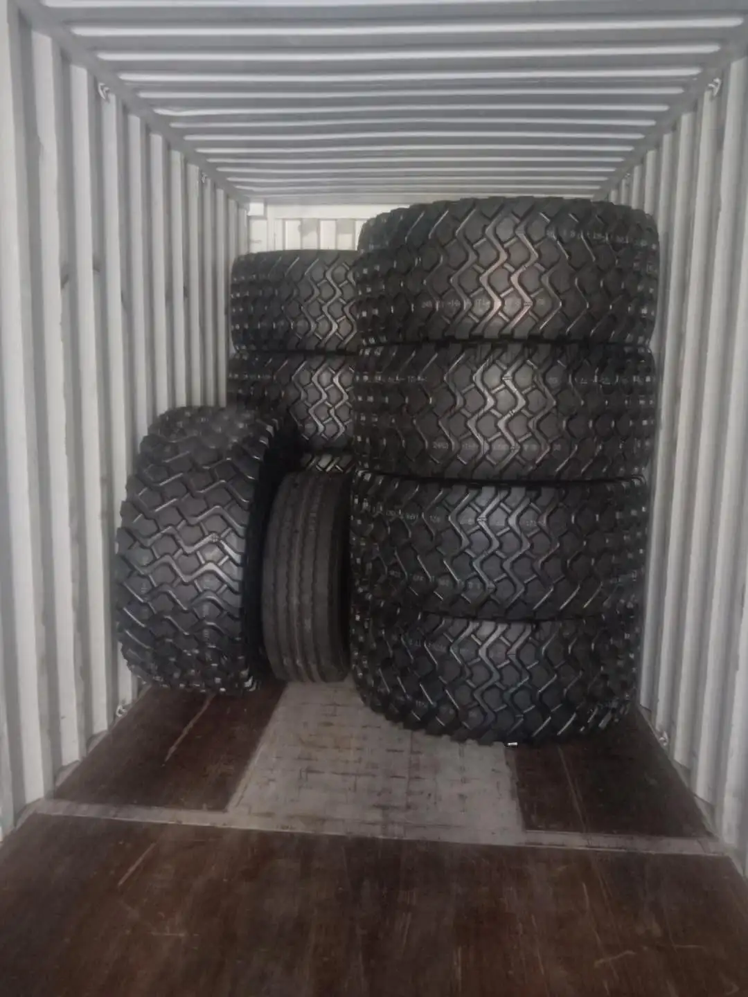 E2 Radial OTR Tires  24R21