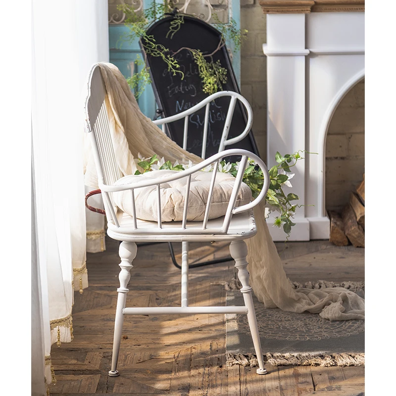 New High Quality Antique European Distressed Metal Outdoor Garden Seating Bench At Wholesale Price From China Manufacturer