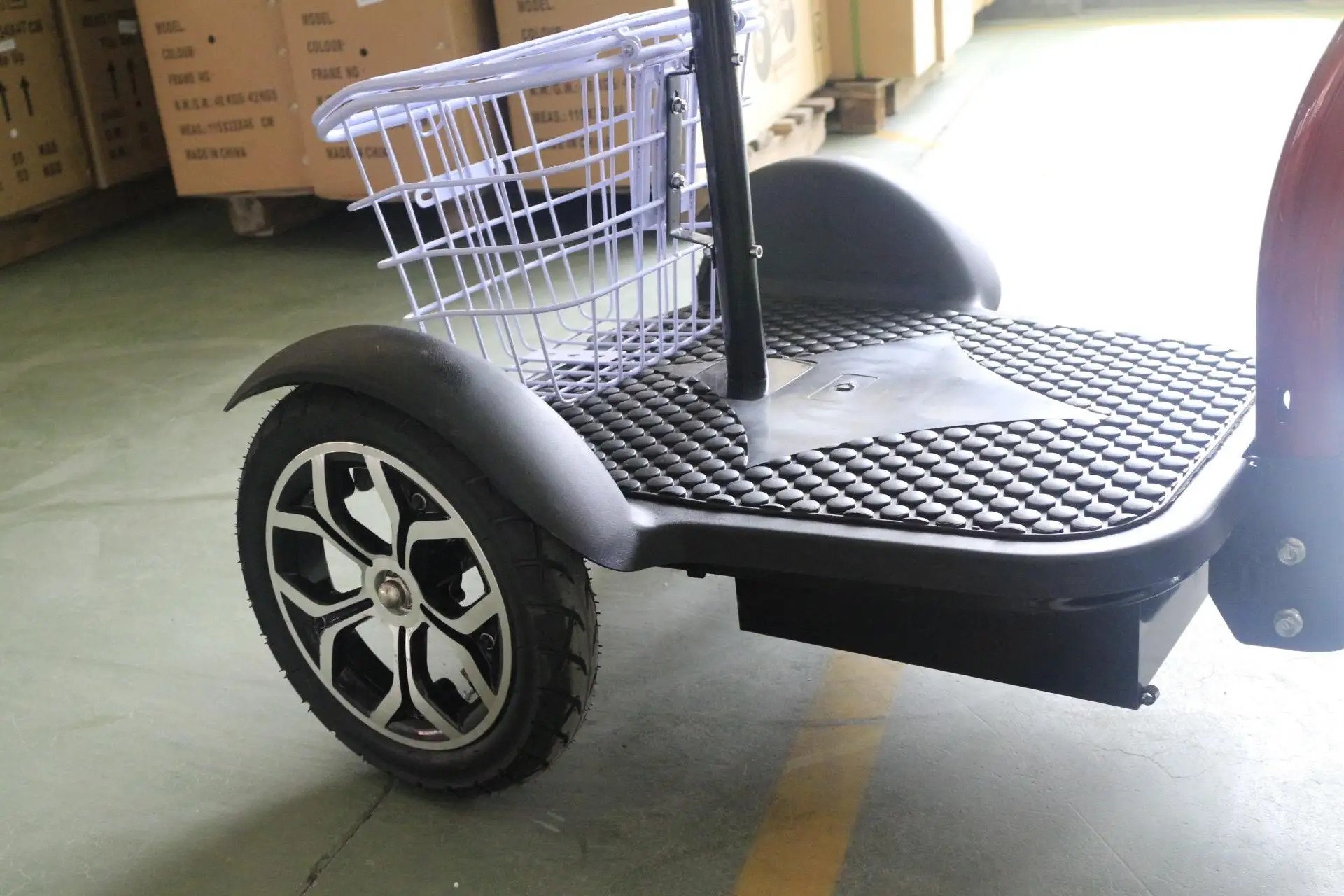 48V 500W High Power 3 Wheel Electric Scooter Reverse Adults Tricycles LED Light 12AH Battery Capacity 60km Range Per Charge