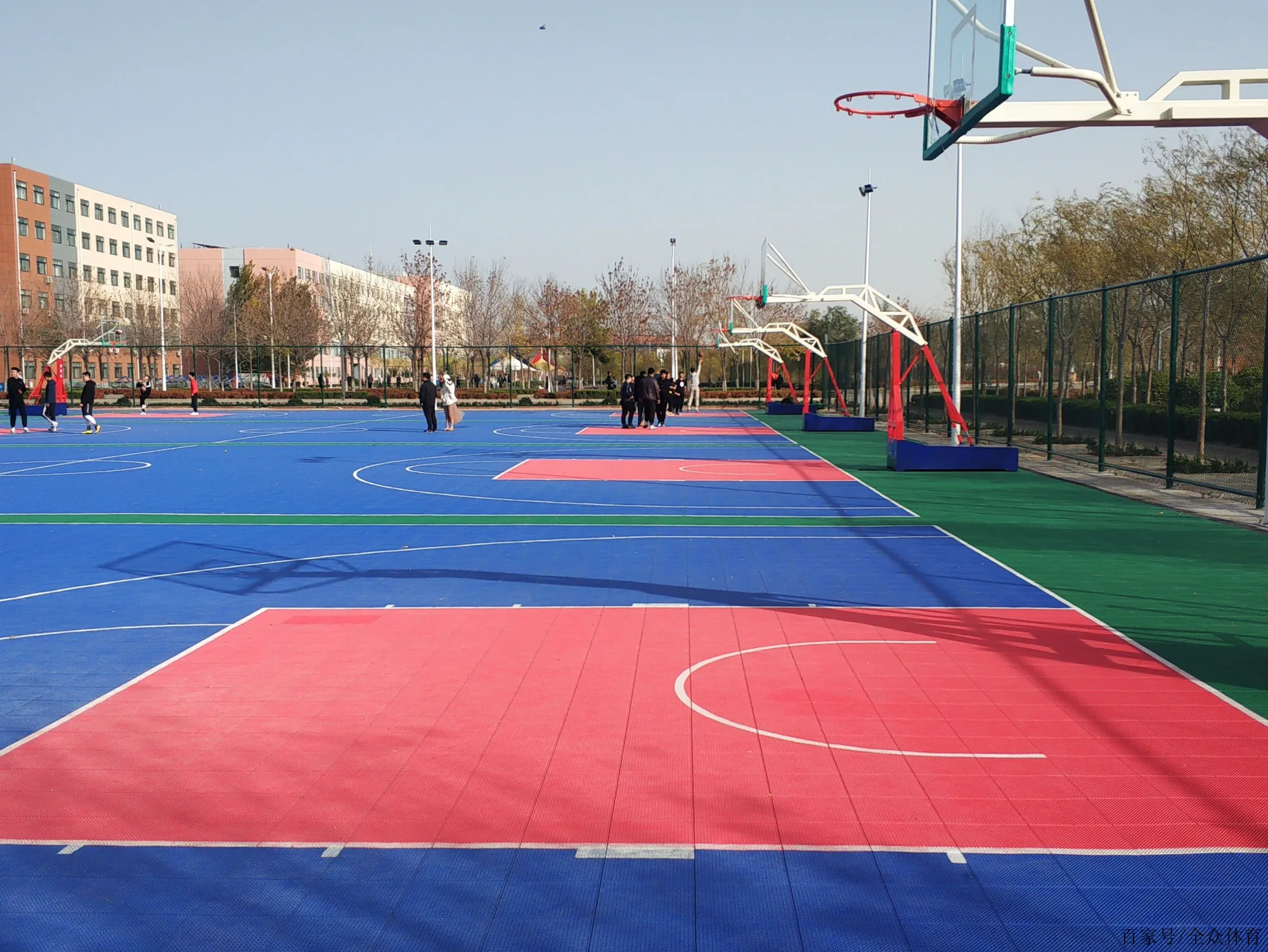 Outdoor  backyard floor tile for the whole 10-man basketball court
