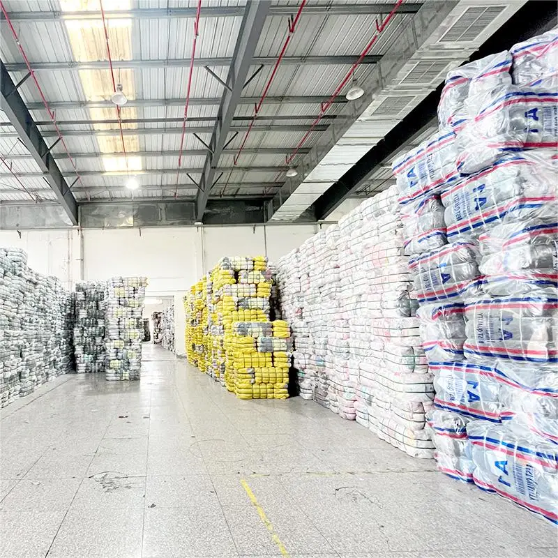 China Factory Bulk Sale Women Fitness tank Crop Top for Gym Active Wear Sports Bra Mixed Ukay Bea Bale Used Clothes