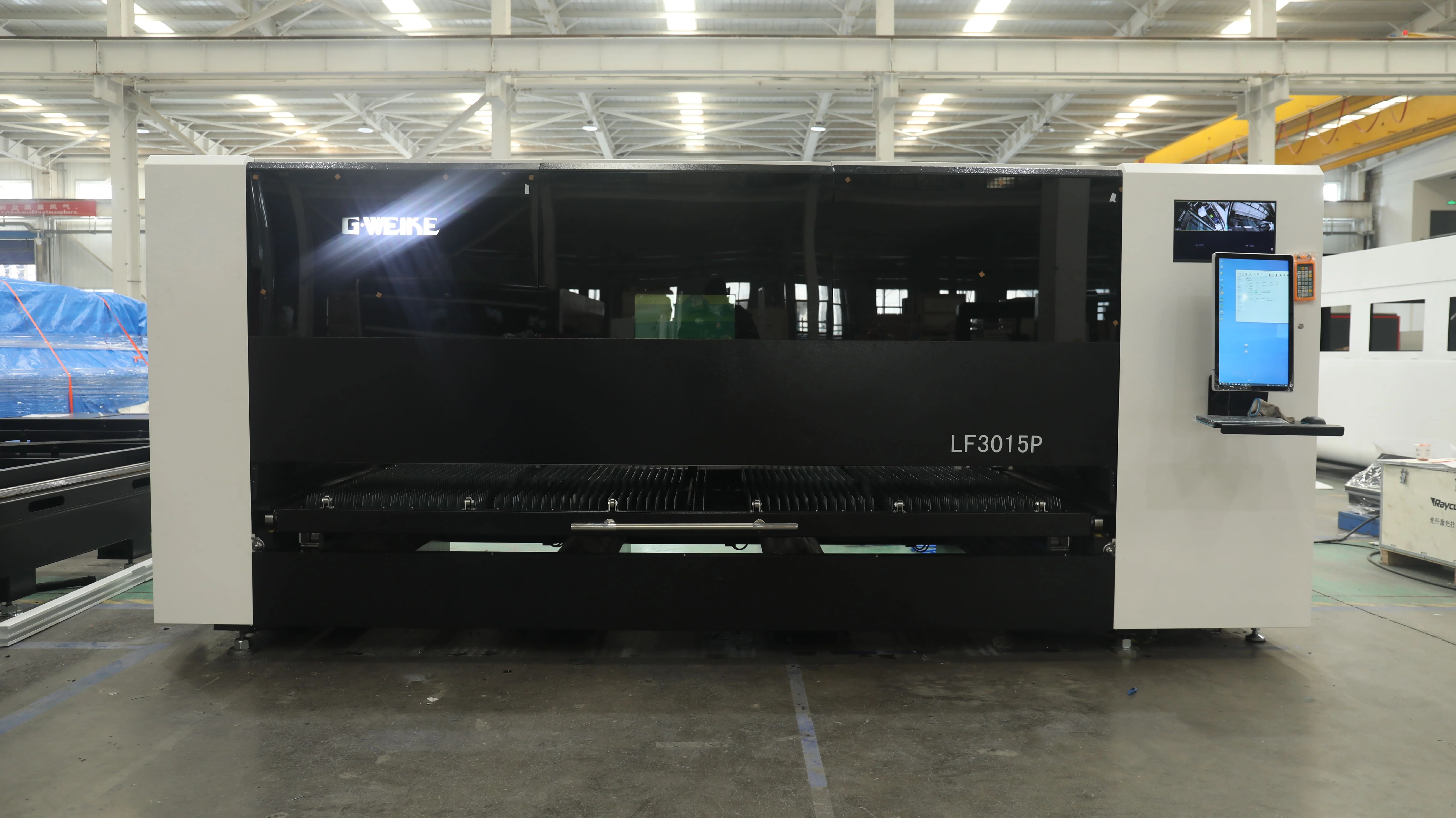 Full cover factory directly supply Single table 3000*1500 mm metal  fiber laser cutting machine with CE certification