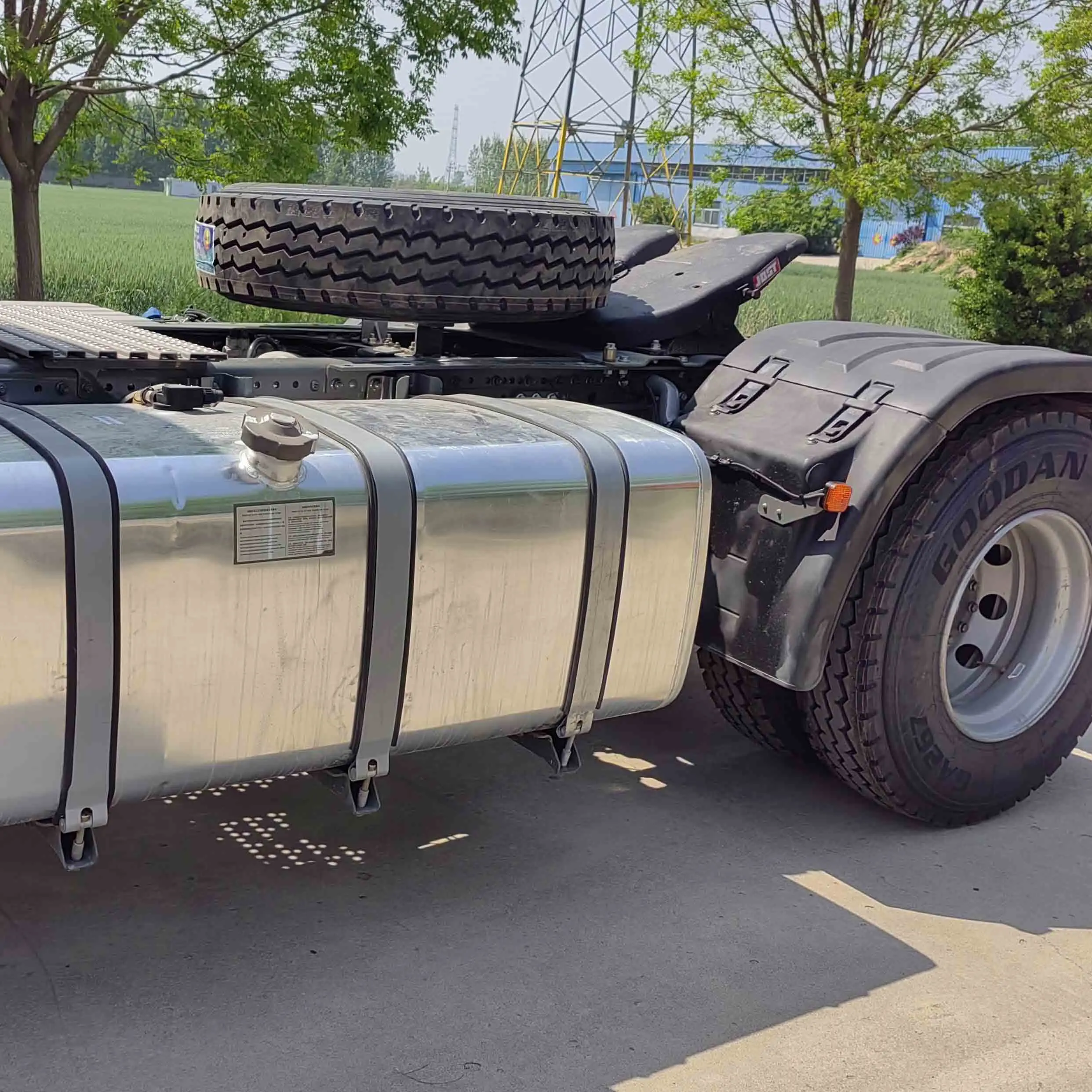 Трактор Sinotruk Howo A7 Tx 430hp дизельная механическая коробка передач 4x2