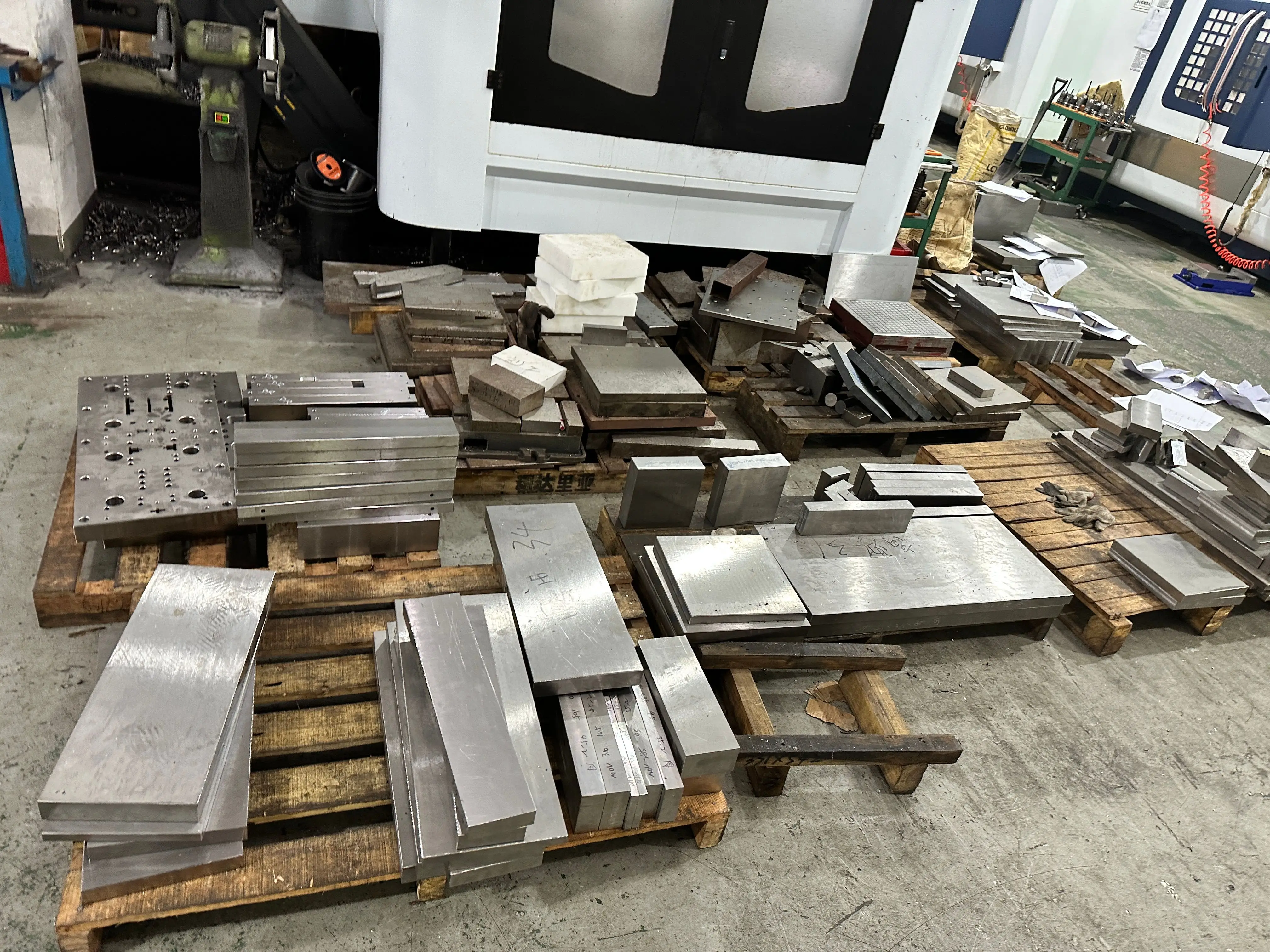 Metal Progressive Stamping Die Punching Press Moulds Deep Drawing Mould Press Tool Die Sets