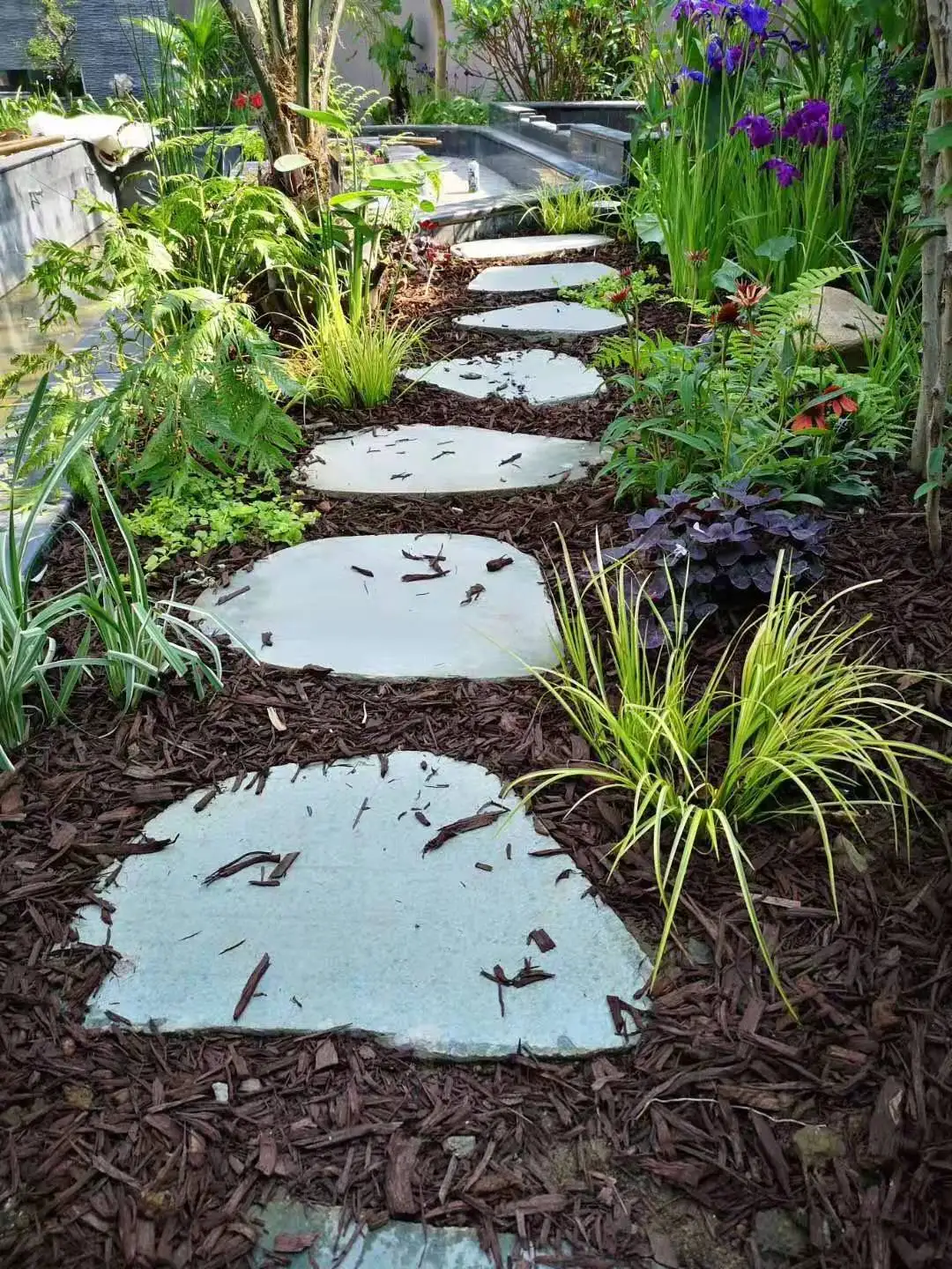 wood chips fiber mulch garden  Cover around plants garden decoration Beautify lawn