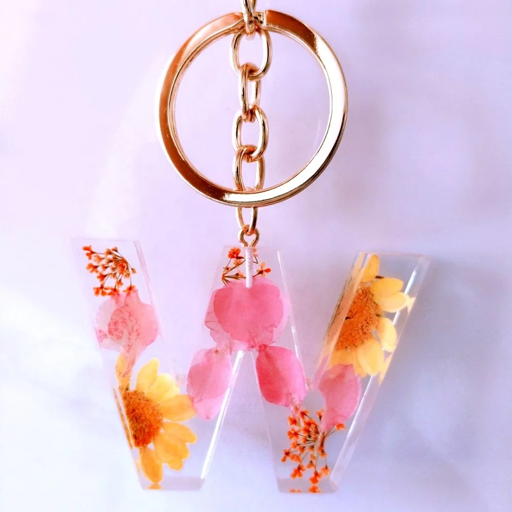 26 English Letter initial key tag real flower Keychain,Christmas gift present,clear transparent resin keychain handbag