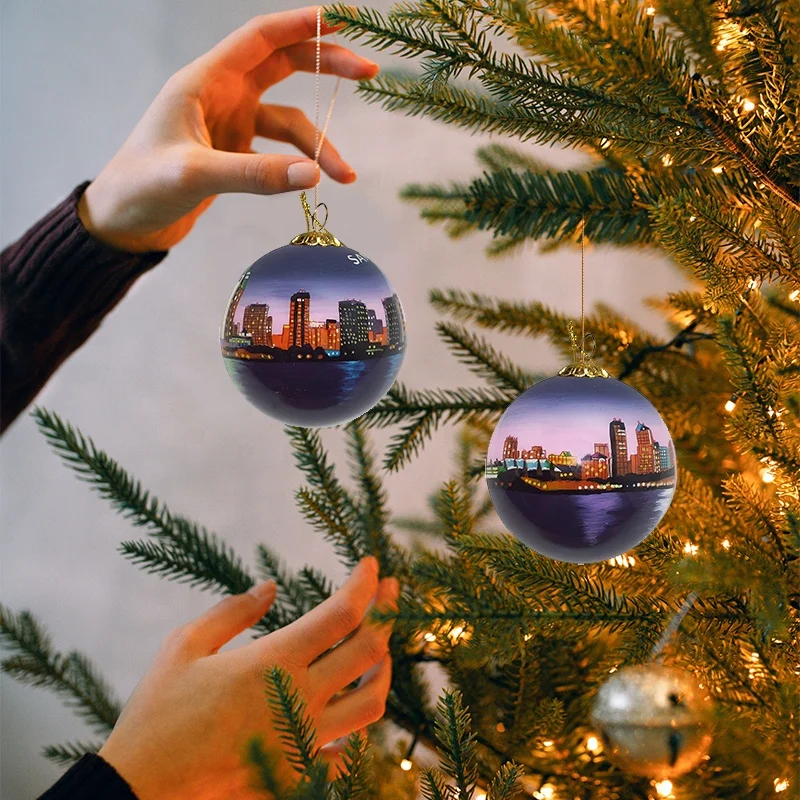 Customized Patterns Christmas tree decoration Hand Painted from Inside with Decorative Gift Box Christmas Glass Ball