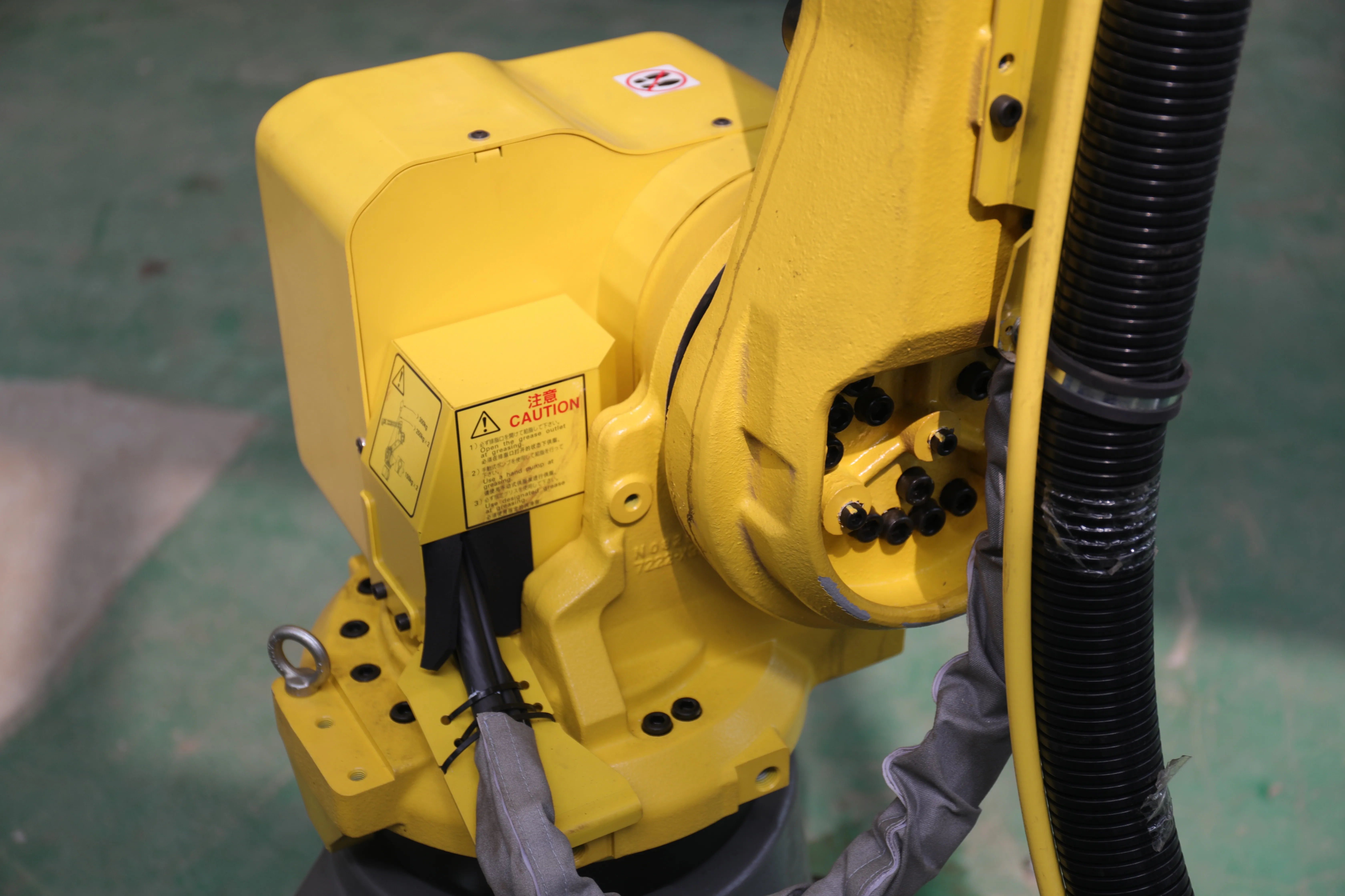 2022 NEW Gweike LW1800 3D Robot 1000W Fiber Laser Welding Machine for low price and high precision