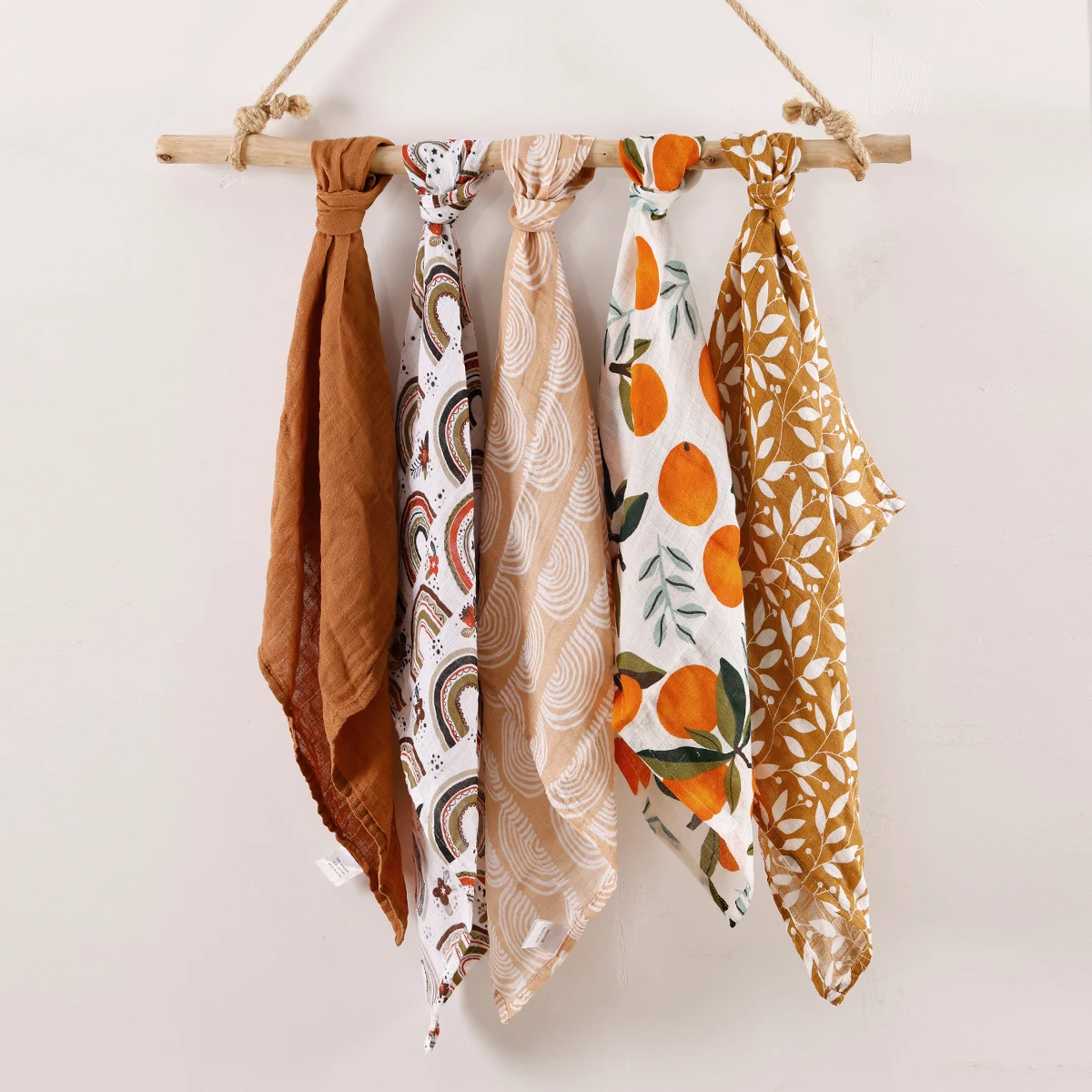 Happyflute High Quality Hot Selling Newborn Baby Blanket 100% Cotton Muslin Swaddle Blanket Warp Baby Bibs