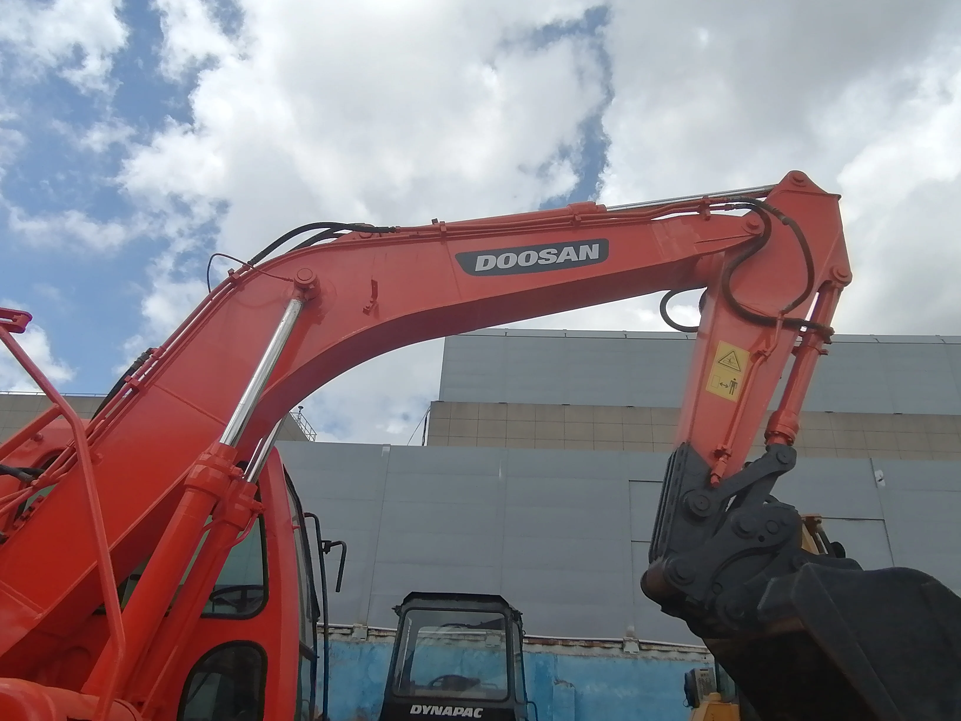 Секонд-хенд DOOSAN dh150w-7 стабильность производительности хорошая