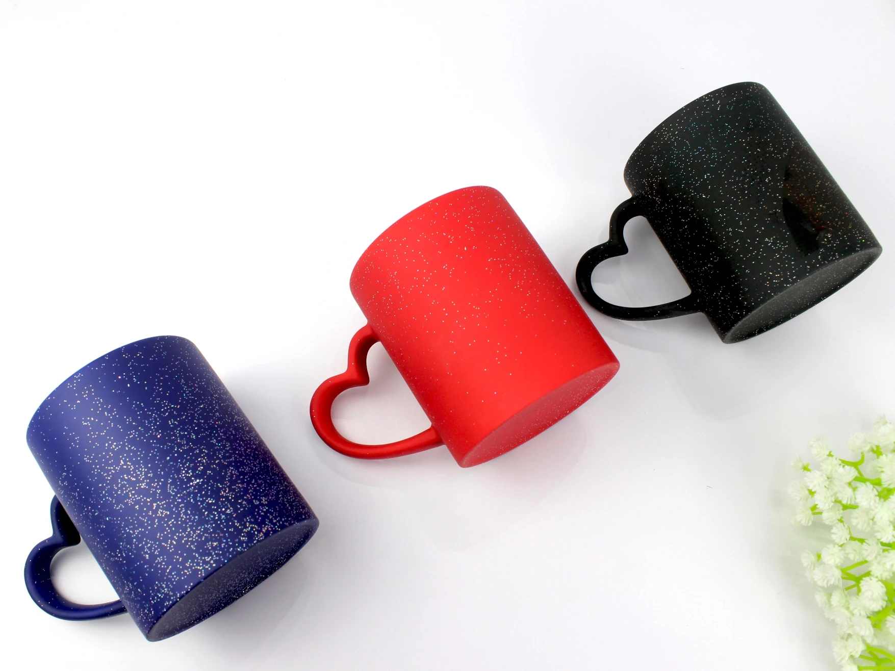 2021 trend  Sublimation Ceramic changing color mug heat sensitive glitter mug with heart handle and gift box custom logo