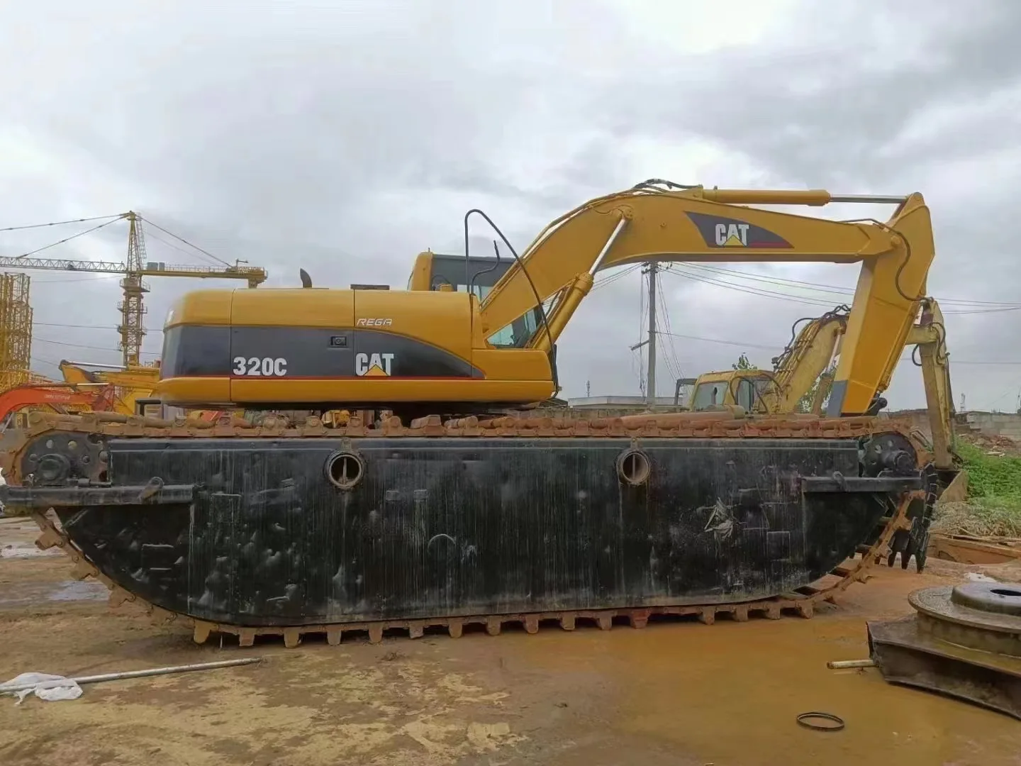 Used CAT 320C amphibious excavator Boat ship CAT 20ton excavator