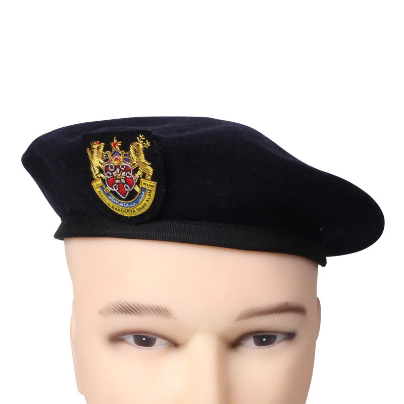 Customized Colored Red Green 100% Wool Tactical Berets High Quality metal cap insignia Beret Hat for Saudi