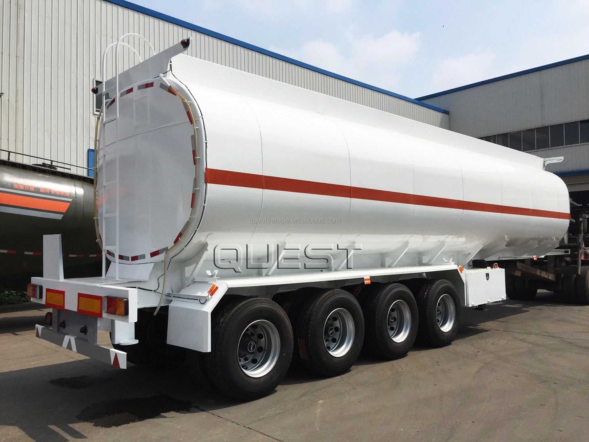 4 axles fuel tankers.jpg