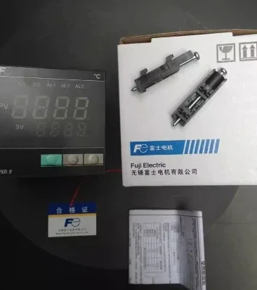 Контроллер Fuji PXR9TCY2-8V000 PXR9TCY1-GW PXR9TEY2-8V000 PXR9TEY1-FW PXR9TAY1-GW PXR9TEY1-8W PXR9TCY1-FW