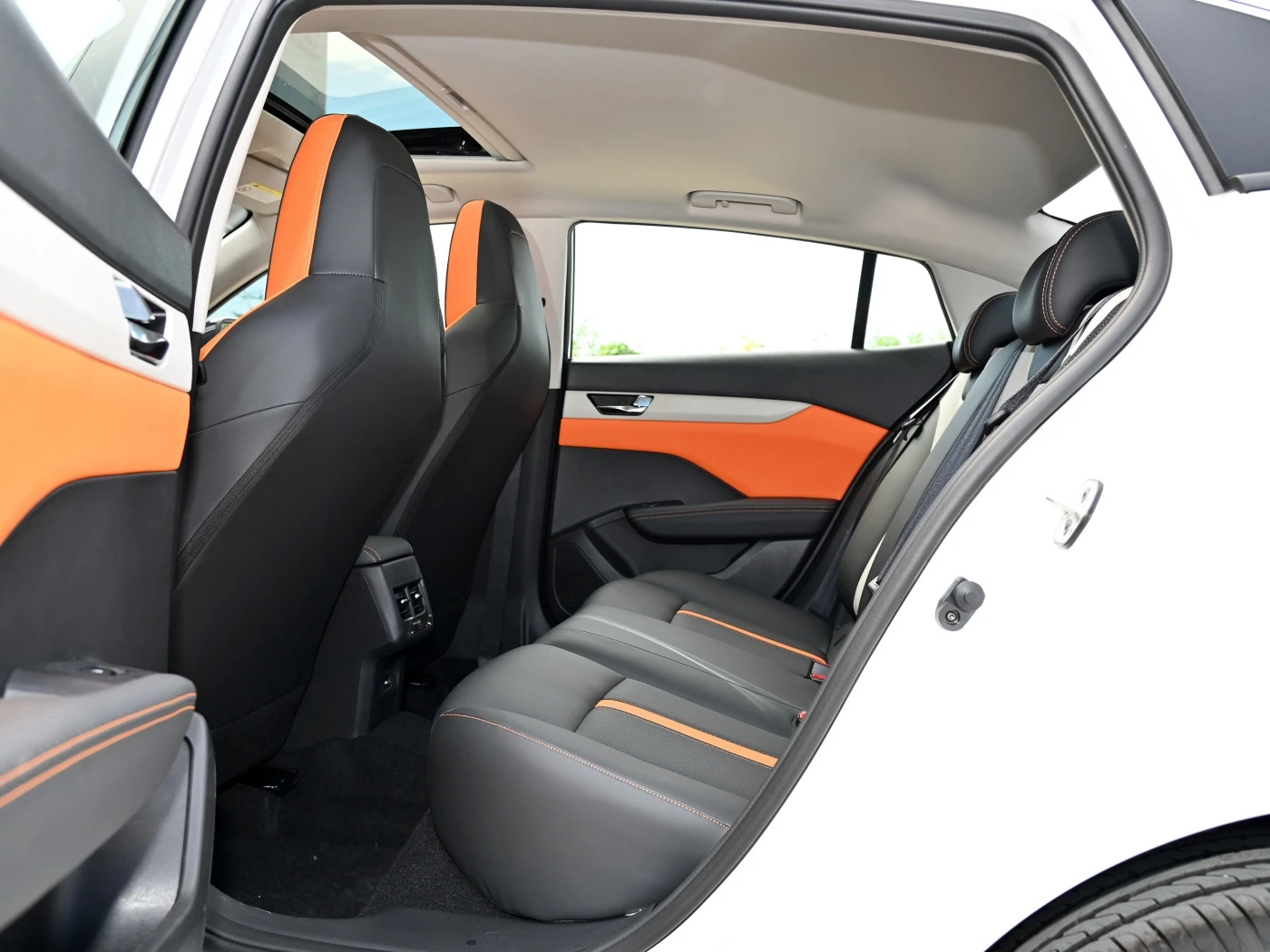 2023 New model  SHIN- EN  Auto petrol car with reliable price and fast electric car with GCC certificate