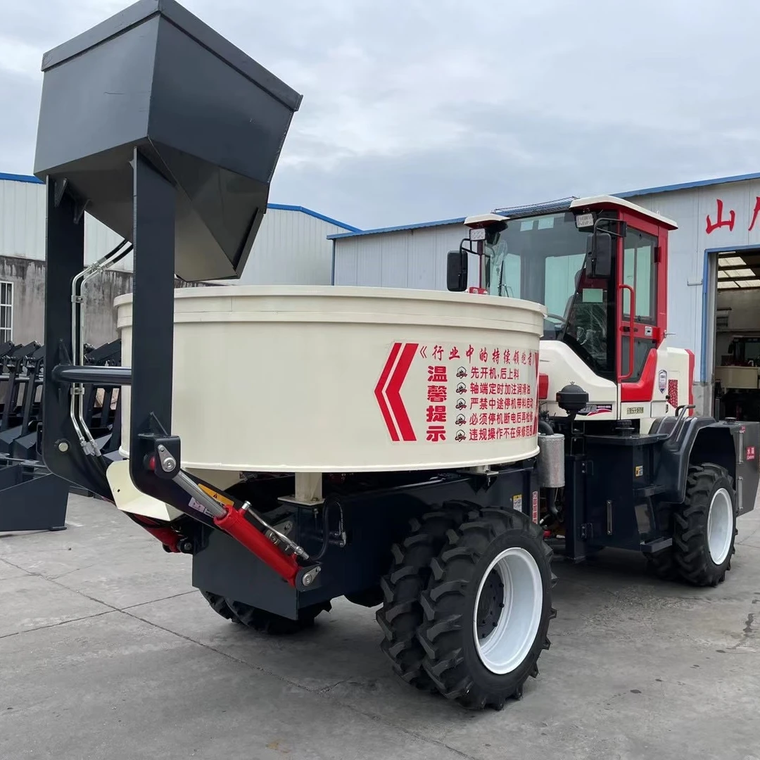 TOP supplier HUAYA new Flat-barred mixer truck 1.2 m3 1.6 m3 feed mixer concrete for sale