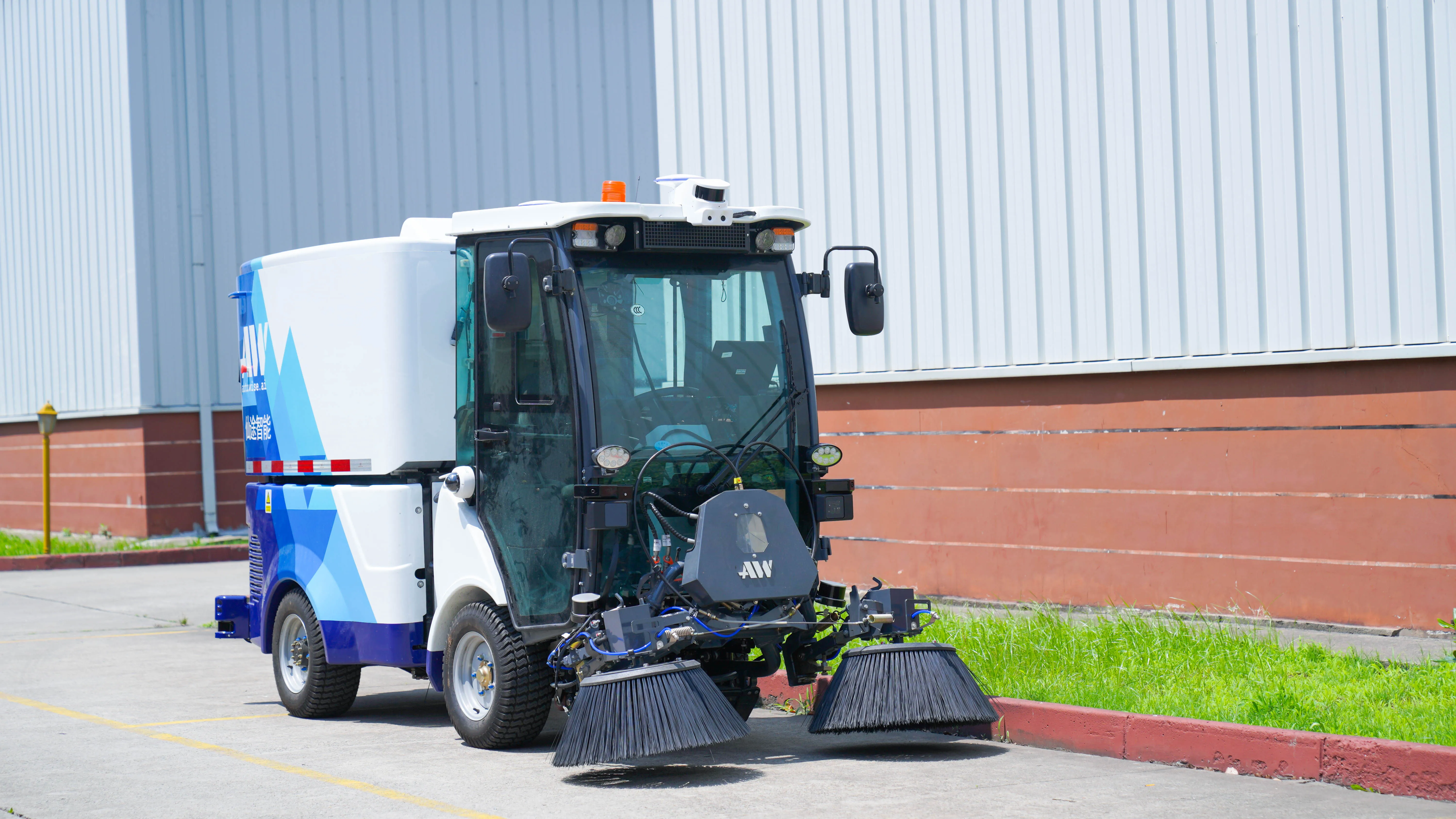 Manual mode & autonomous mode brushes cleaning machine road sweeper