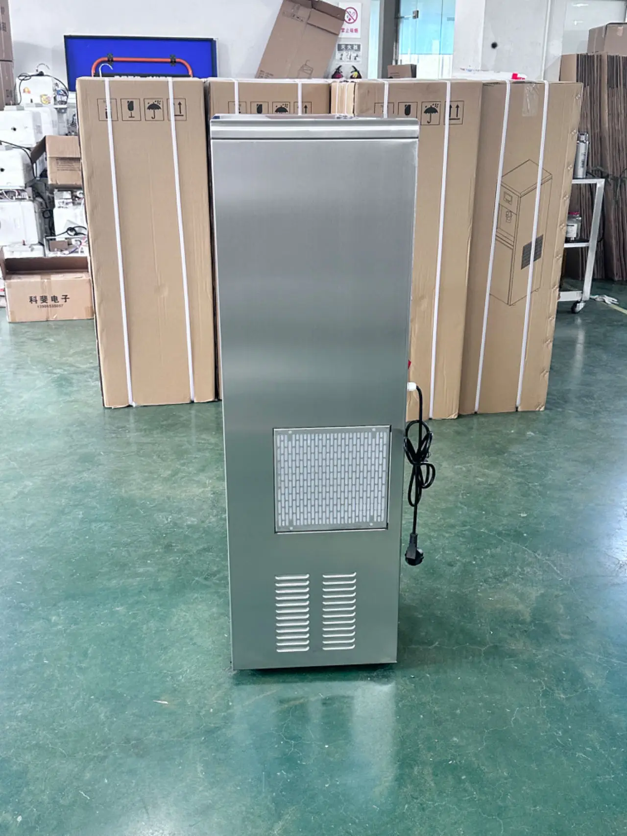 Desk top type Air water generators/ New water technology drinking water from air humidity 20Liters per day