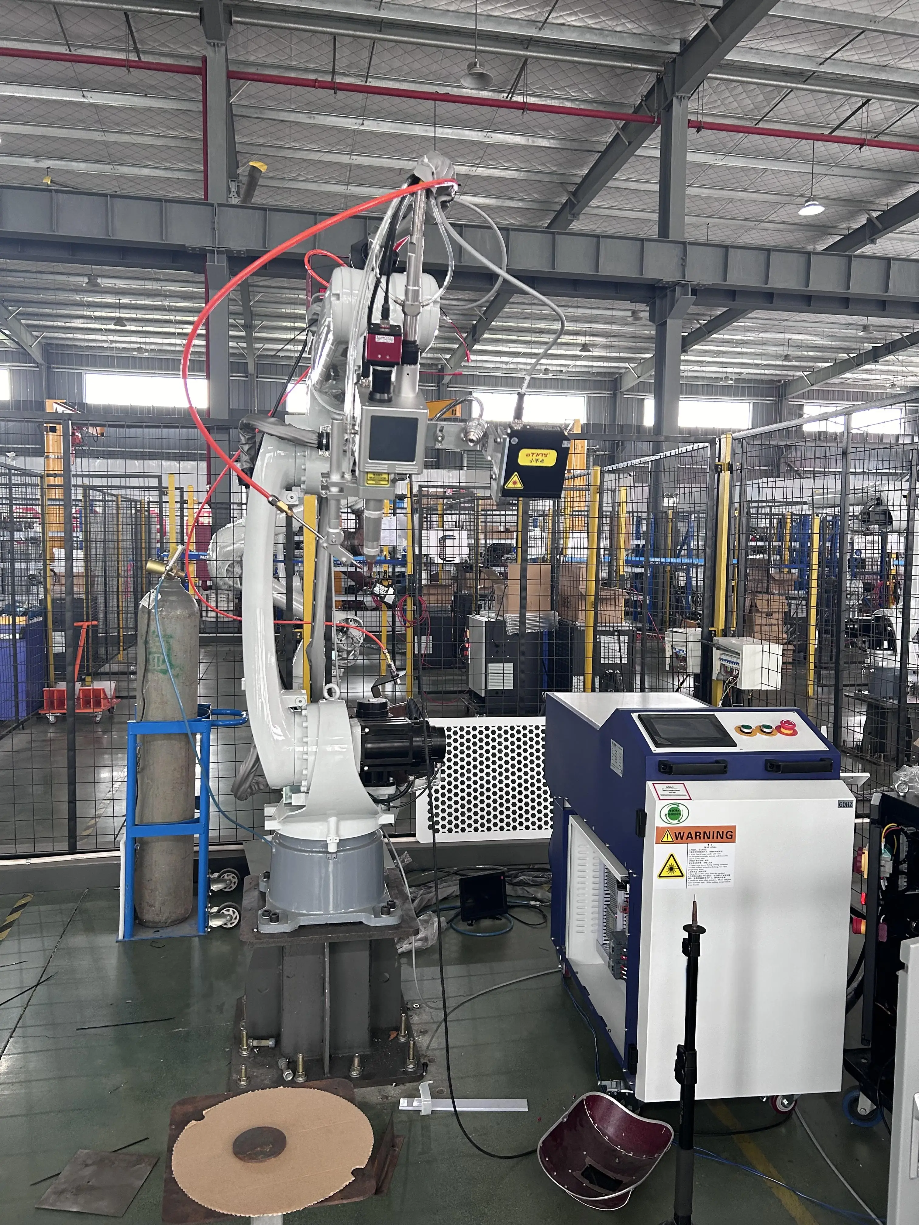 6 Axis welding robot 2.5 meter arm automatic robot arm fiber laser welding machine