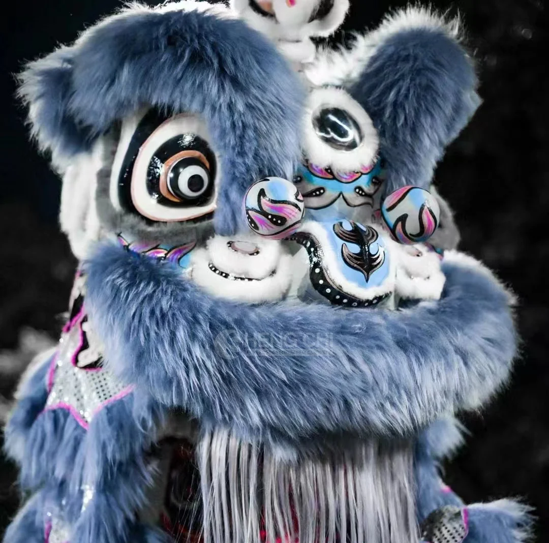 Minimum Order Quantity of 1 Set of Chinese lion Dance Costumes lion Dance Costume for Adults