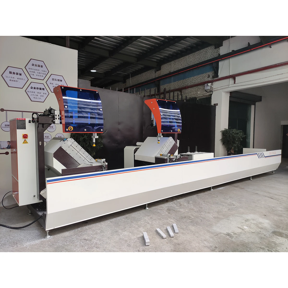Competitive price High Productivity Automatic Digital Display Double Head Mitre Aluminum Profile Circular Saw Cutting Machine