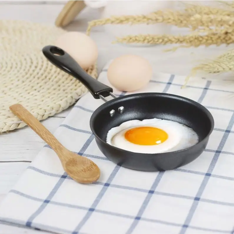 Amazon Hot Sale 12cm Mini Fry Pan Pure Iron Coated Non-stick Frying Egg Pan Kitchen Cooking Cookware