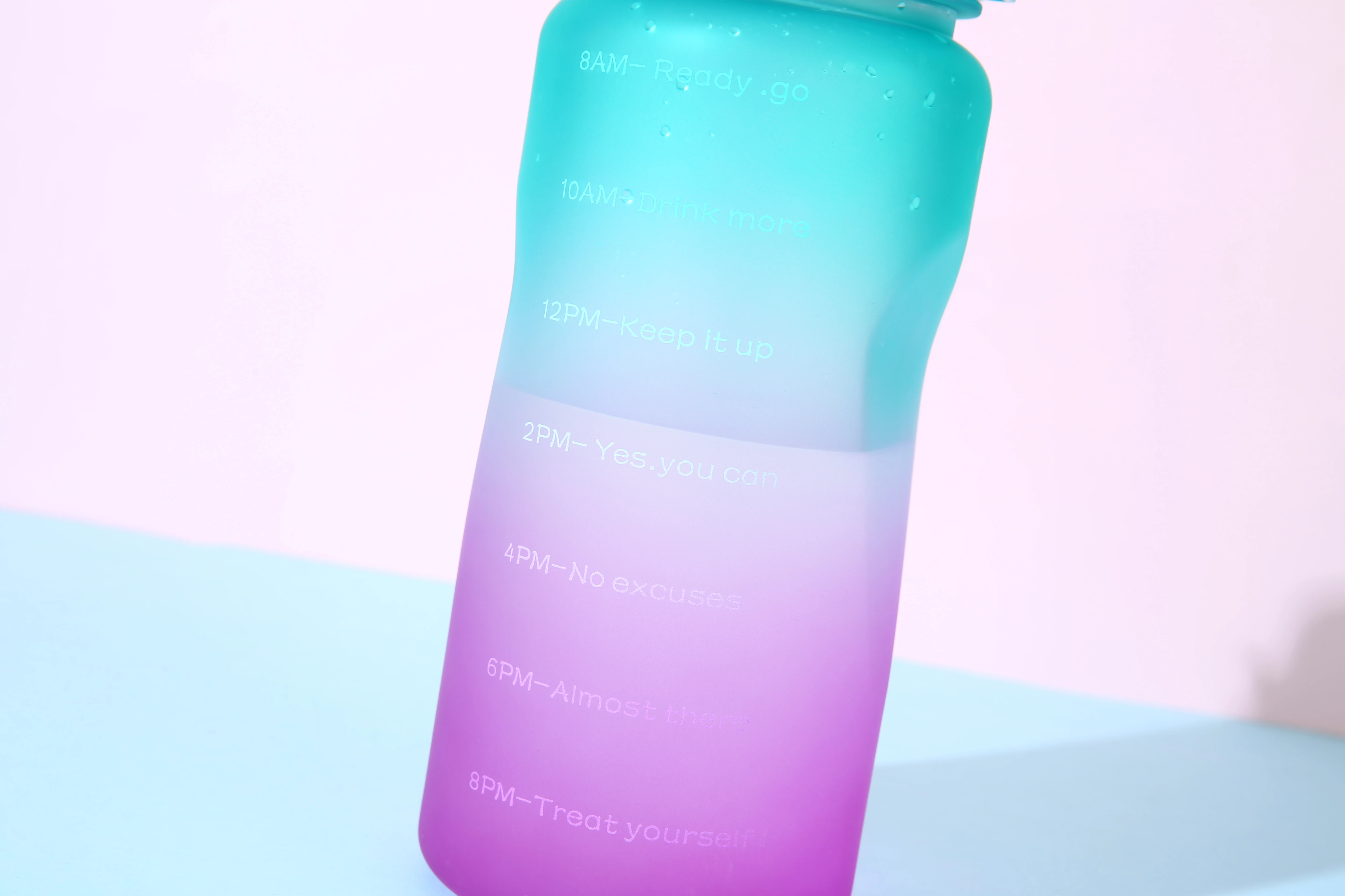 2 Liter Custom Logo Motivational Water Bottle Gym Sports BPA Free Plastic Water Bottles