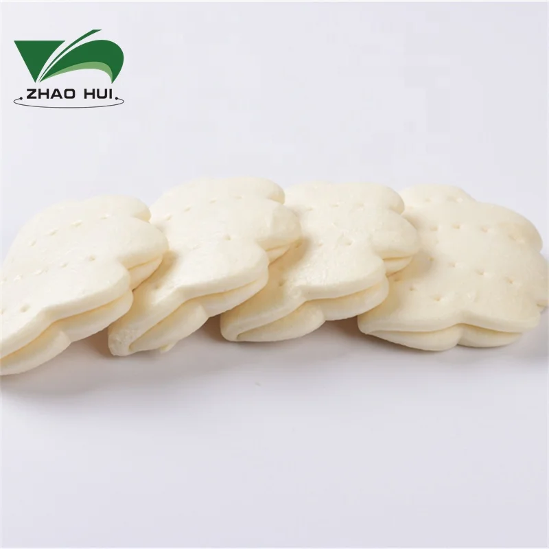 Instant noodles, breakfast with vegetables Lotus leaf shaped pancake