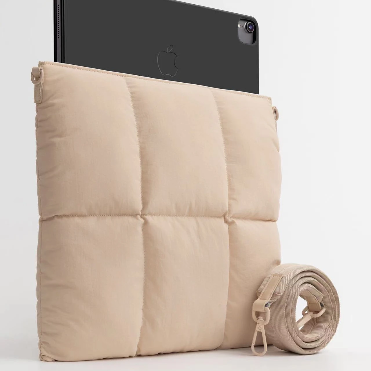 Fashion trendy Light weight waterproof Nylon Puffy Bag laptop carrying case laptop case with strap