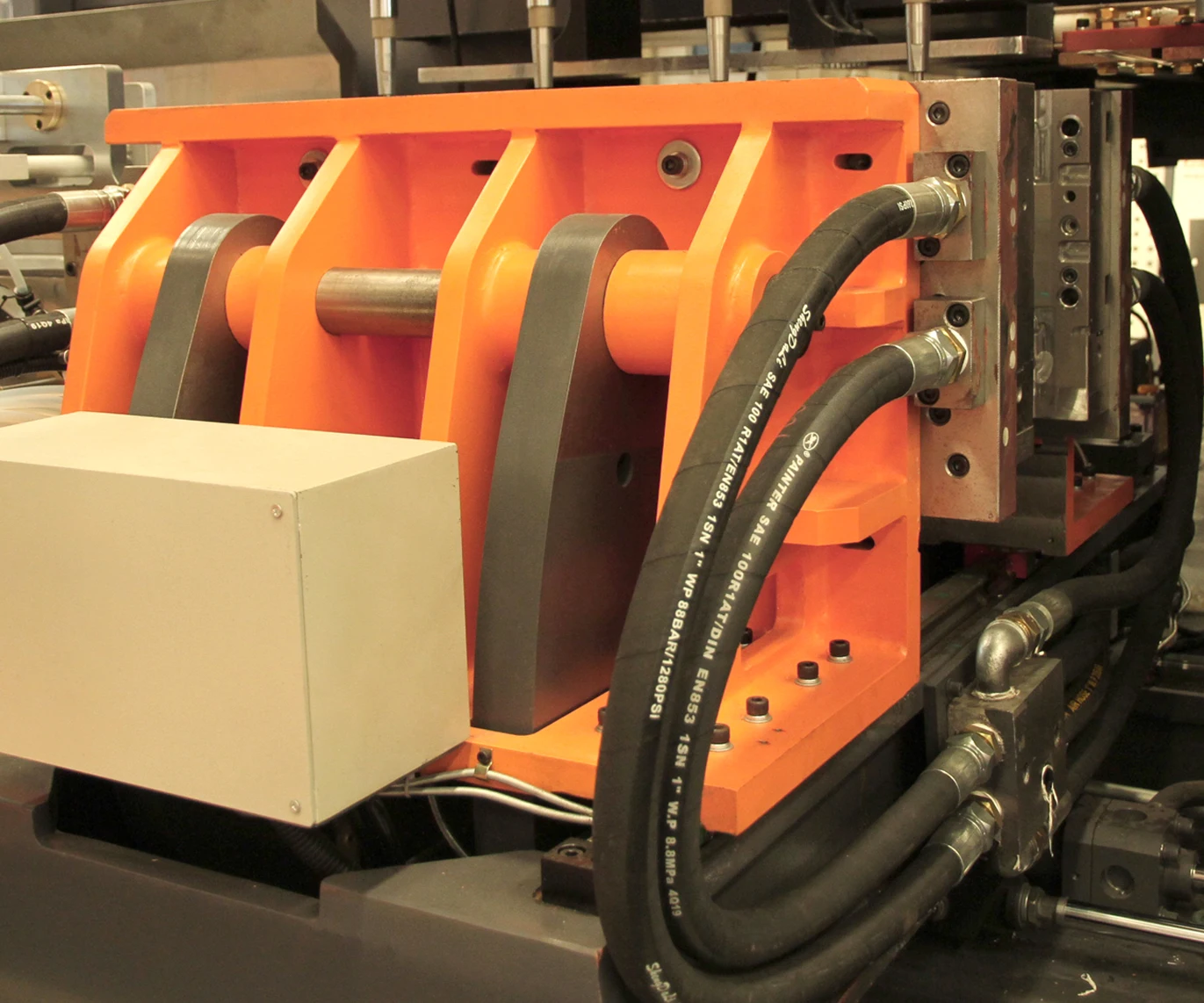 Automatic energy saving manufacturing 1L-5L PE moulding 1 to 5 litre soy sauce blow molding HDPE bottle blowing machine