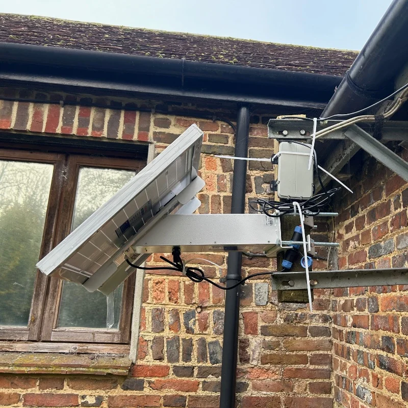 60W 30Ah Outdoor CCTV Security Camera with Solar Energy System Quick Installation IP65 Monitoring Systems