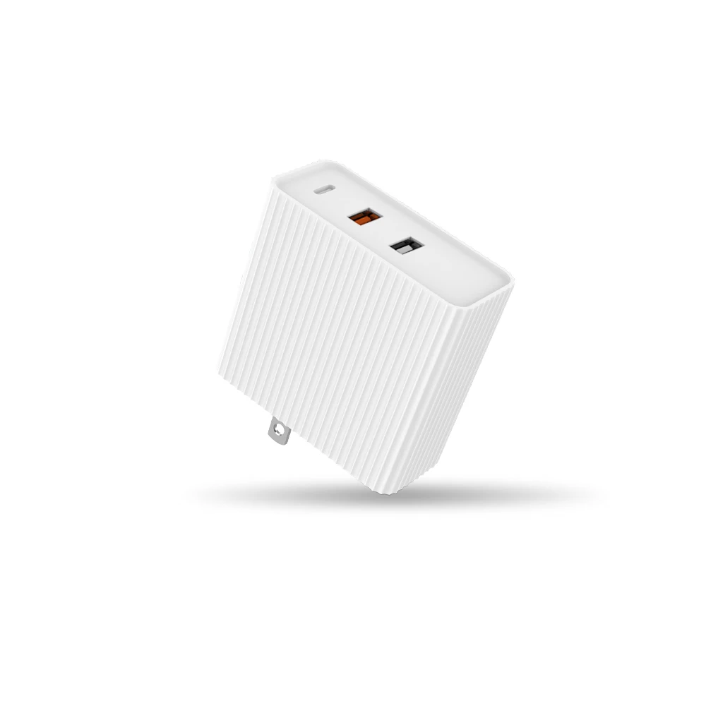 
3 Ports QC3.0 USB C Wall Charger Europe US Plug 2.4A Fast Charging 