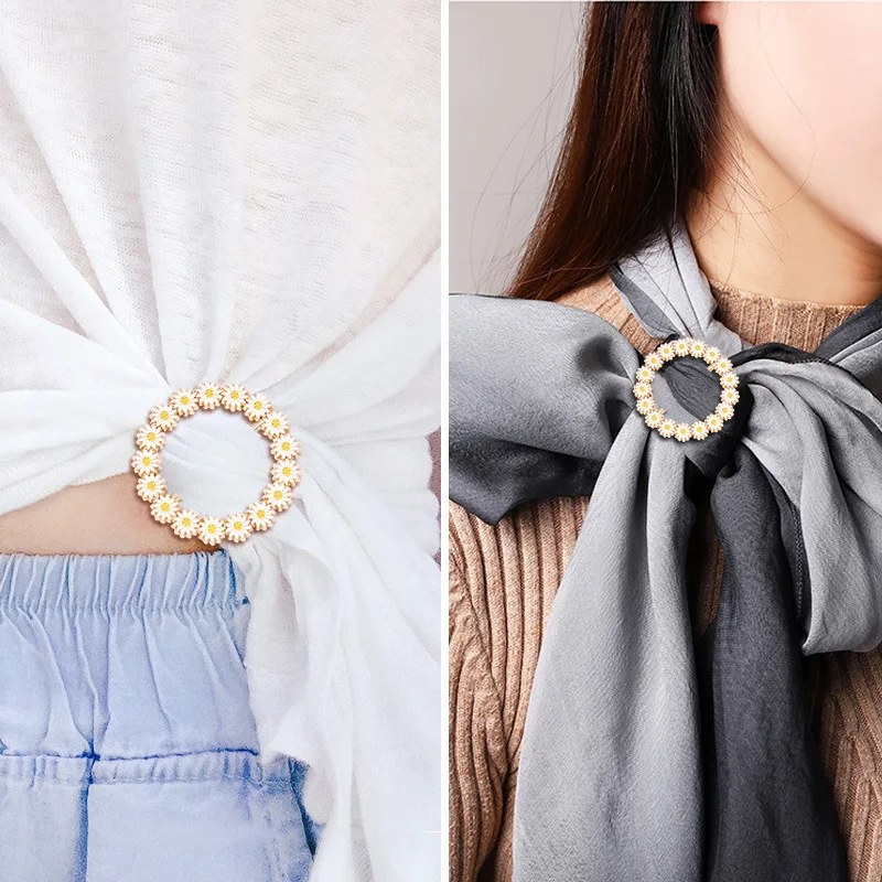 Promotional Silk Scarf Ring Clip Metal Round Circle T-shirt Tie Clips for Fashionable Clothing Ring Holder