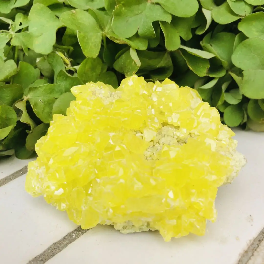 wholesale hot Natural high quality rough stone crystal cluster  raw rough yellow bulk native sulfur solid rock sulfur