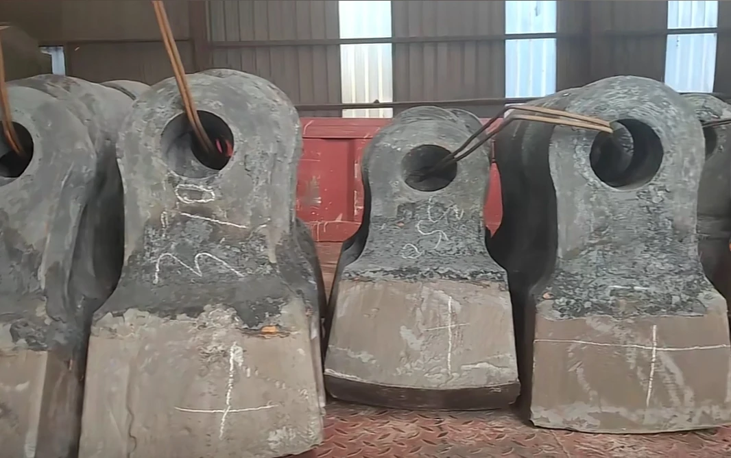 High Manganese Steel High Chromium Composite Metal Alloy Hammer Crusher Head Forged Ore Mining Essential Hammer Crusher