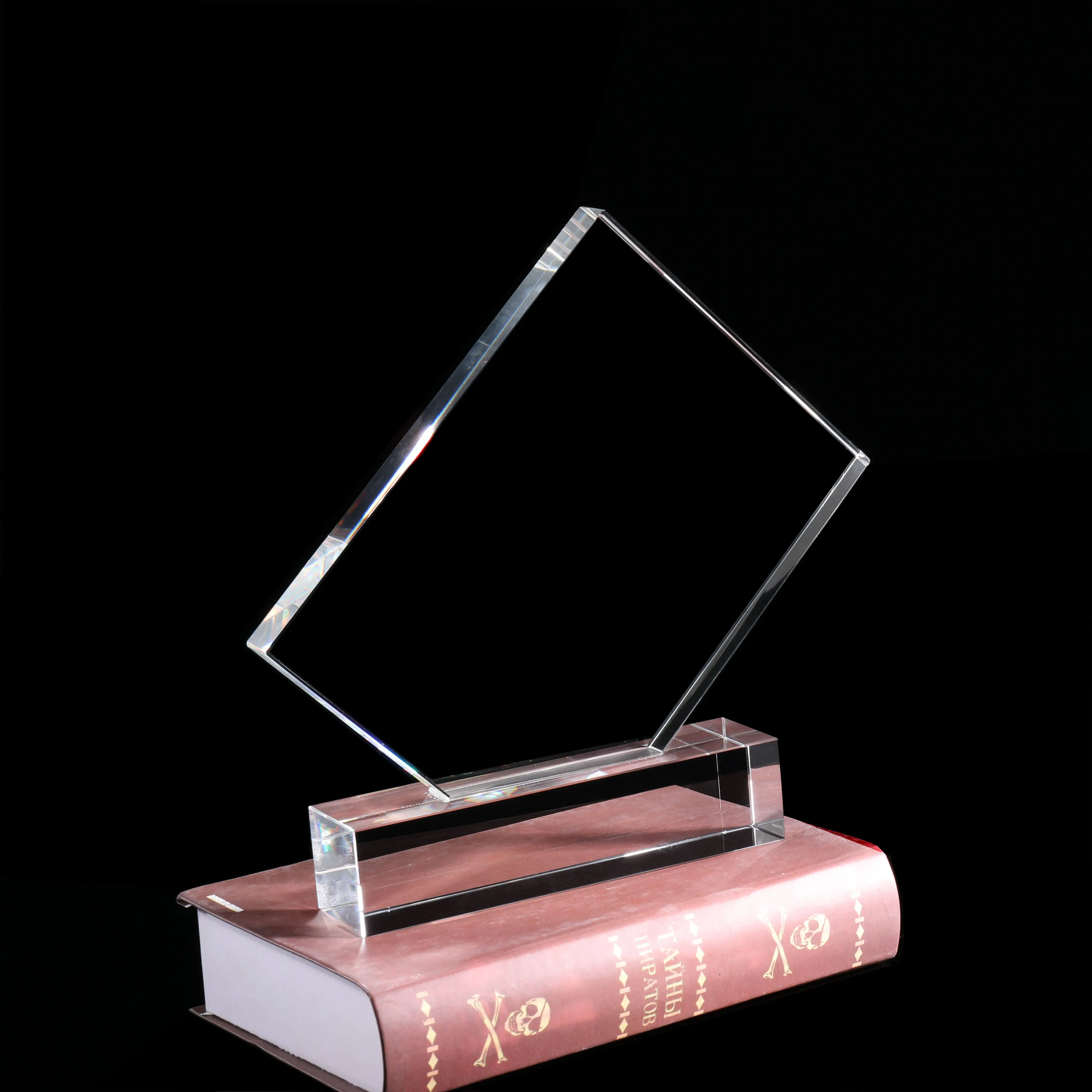 Оптовая продажа креативный дизайн деловые подарки почетные пустые стеклянные трофеи прозрачные