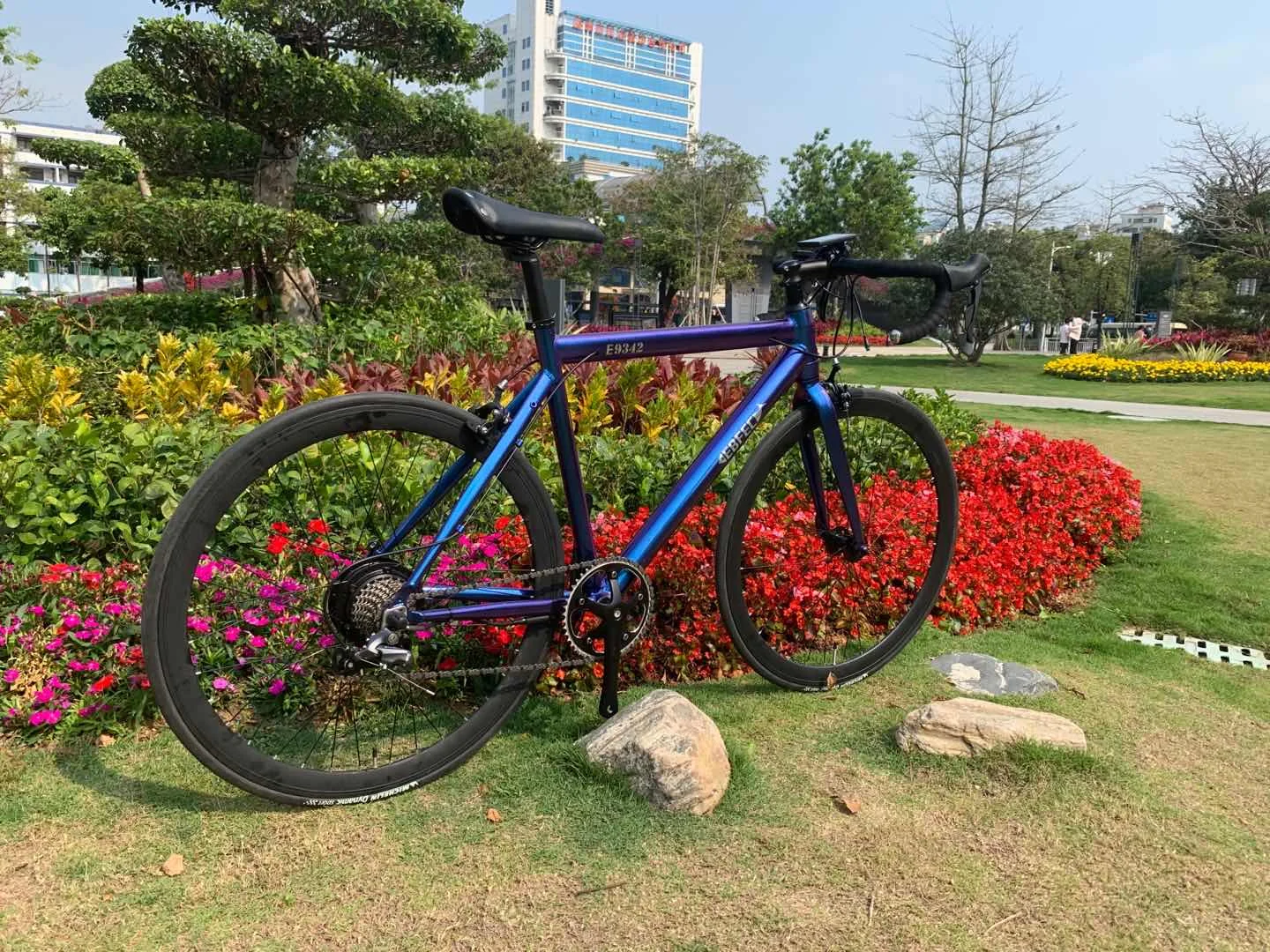 Torque sensing assisted highway racing bicycle aluminum alloy frame 14KG sports car