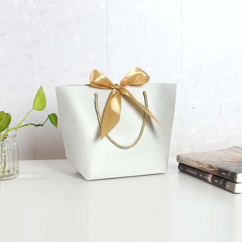 Custom  Luxury Shopping Wedding Bag Gift Bag Recycled Kraft Paper Food Bags With Your Own Logo