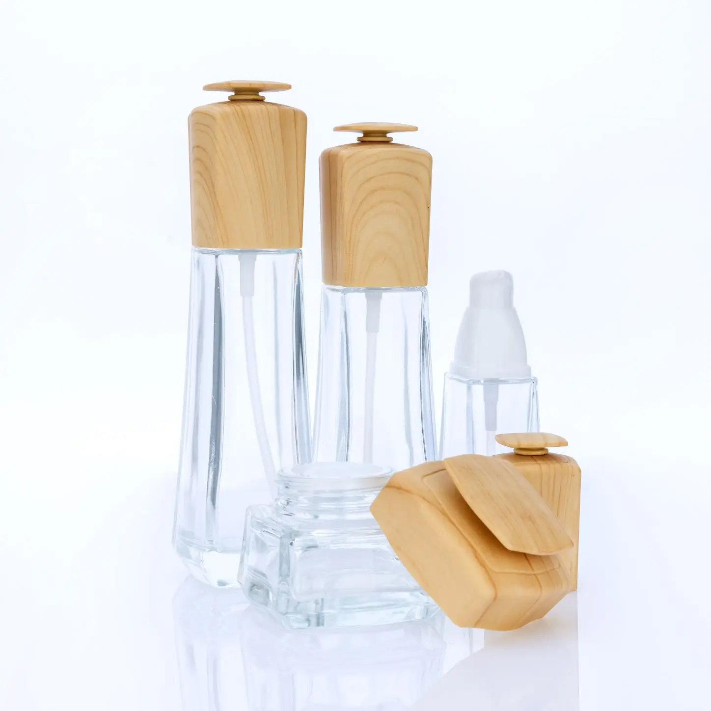 100ml/120ml Wholesale empty lotion bottles  with bamboo lid  glass cosmetic packaging set eco friendly packaging cosmetic