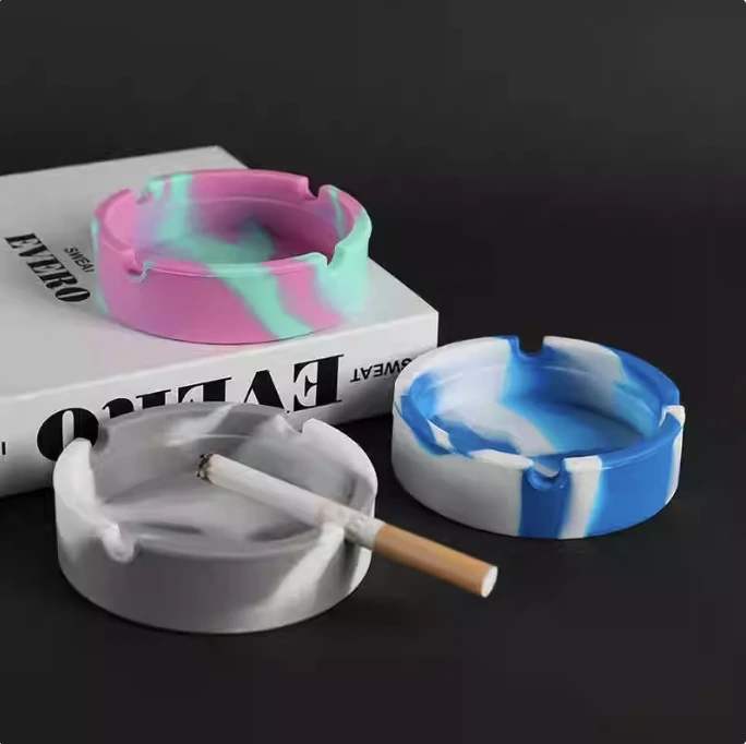 Gift Smoking Set Portable Car Ashtray Silicone Ashtray